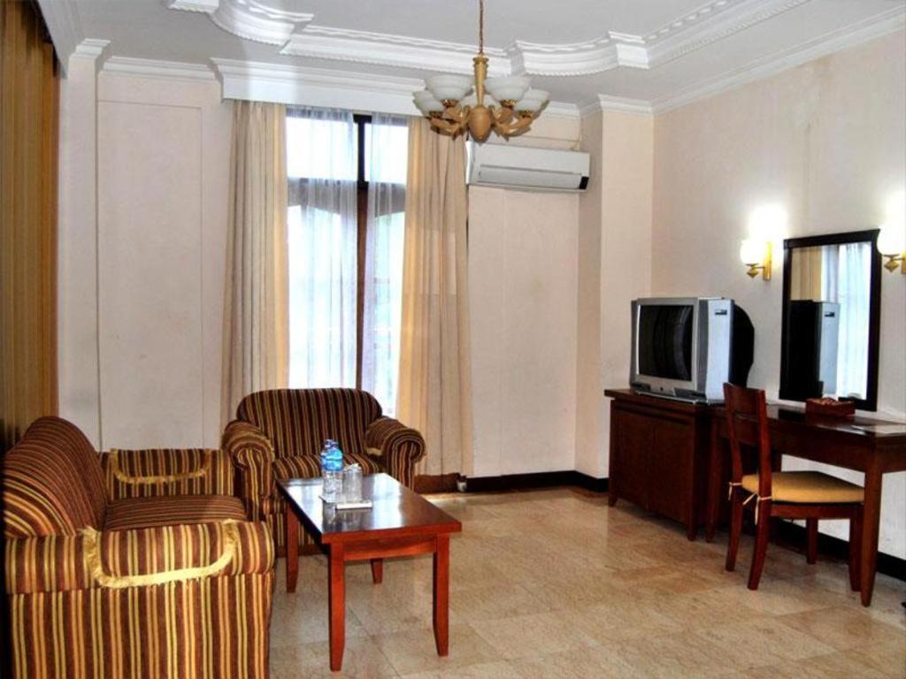 Pia Hotel Pangkalpinang Pangkalan Baru Eksteriør billede